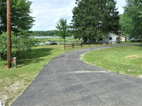 4583 State Rd, Hale, MI 48739 photo 2