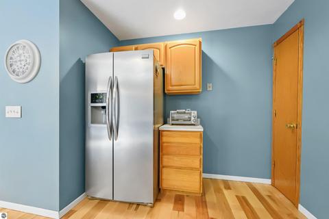 8073 S Quarter Rd, Cadillac, MI 49601 photo 13