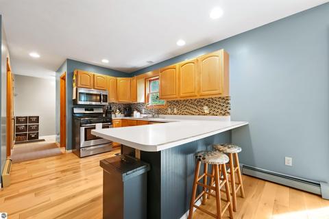 8073 S Quarter Rd, Cadillac, MI 49601 photo 11