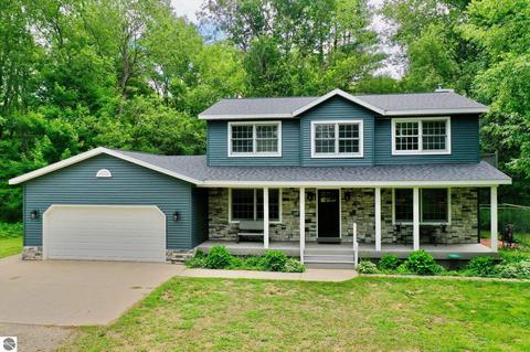 8073 S Quarter Rd, Cadillac, MI 49601 photo 3