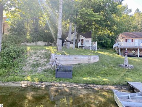 5375 Duggan Dr, Lupton, MI 48635 photo 2