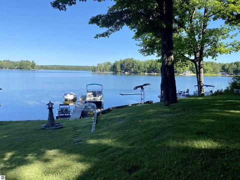 5375 Duggan Dr, Lupton, MI 48635 photo 9
