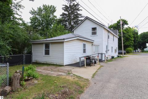 105 S Second, Shepherd, MI 48883 photo 3