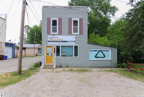 105 S Second, Shepherd, MI 48883 photo 1