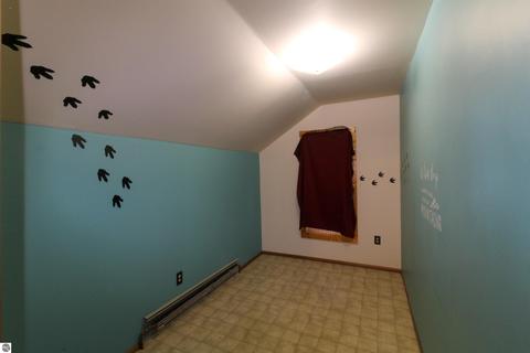 105 S Second, Shepherd, MI 48883 photo 18