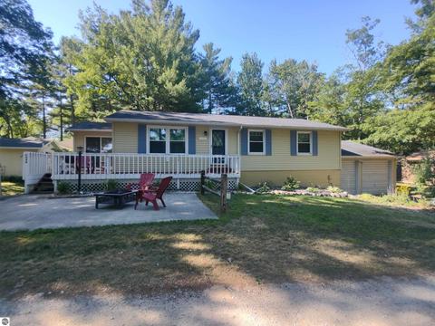 5444 8th St, Au Gres, MI 48703 photo 1