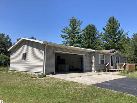 805 Sensabaugh Rd, Lupton, MI 48635 photo 1