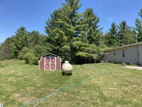 805 Sensabaugh Rd, Lupton, MI 48635 photo 25