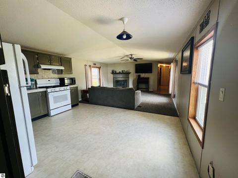 324 Pine St, Manton, MI 49663 photo 5