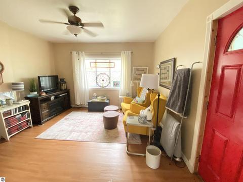 214 N Jeffery Ave, Ithaca, MI 48847 photo 3
