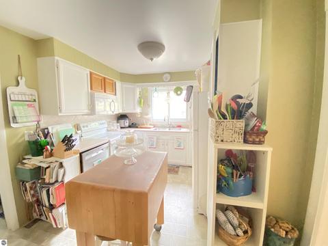 214 N Jeffery Ave, Ithaca, MI 48847 photo 7