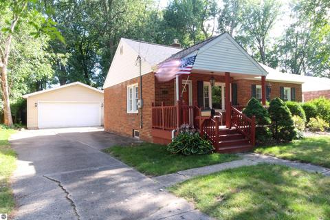 218 E Sugnet Rd, Midland, MI 48642 photo 2