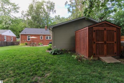 218 E Sugnet Rd, Midland, MI 48642 photo 18