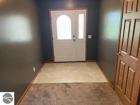 5582 S Wells Rd, Ithaca, MI 48847 photo 3