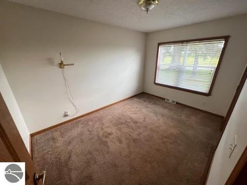 5582 S Wells Rd, Ithaca, MI 48847 photo 8