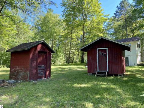 476 Everett Trl, Hale, MI 48739 photo 9