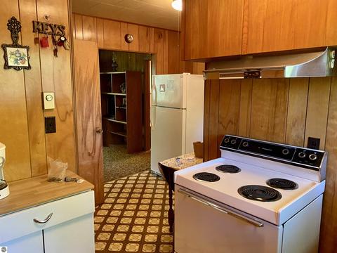 476 Everett Trl, Hale, MI 48739 photo 22