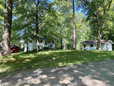 476 Everett Trl, Hale, MI 48739 photo 34