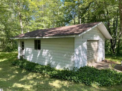 476 Everett Trl, Hale, MI 48739 photo 11