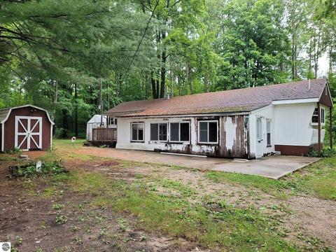 10896 Maple Rd, Mesick, MI 49668 photo 21