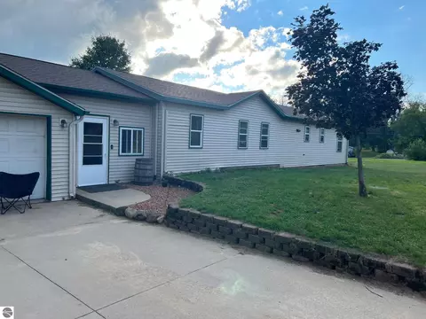 3614 Ash Rd, Harrison, MI 48625 photo 2