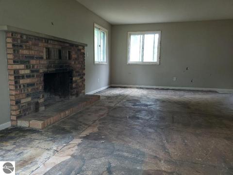 6960 Carpenter Rd, Harrison, MI 48625 photo 3