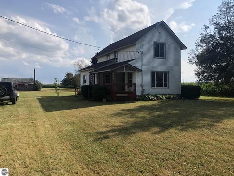 6246 E St Charles Rd, Ithaca, MI 48847 photo 2