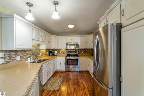 1325 E Baseline Rd, Mount Pleasant, MI 48858 photo 9
