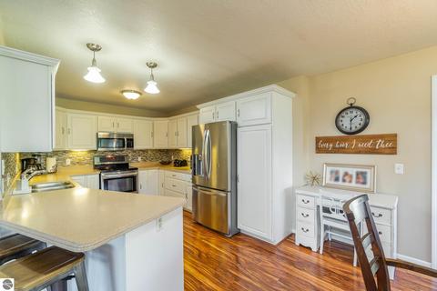 1325 E Baseline Rd, Mount Pleasant, MI 48858 photo 8
