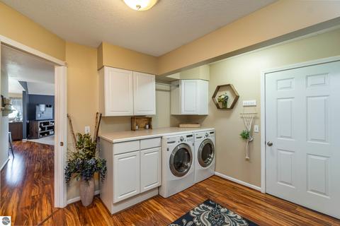 1325 E Baseline Rd, Mount Pleasant, MI 48858 photo 18