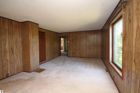 5372 E Baseline Rd, Mount Pleasant, MI 48858 photo 6