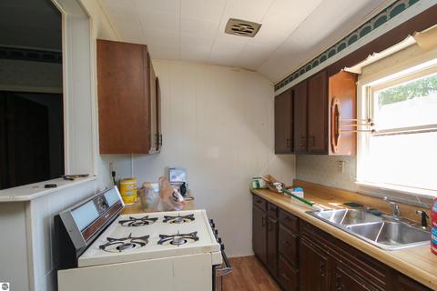 5372 E Baseline Rd, Mount Pleasant, MI 48858 photo 14