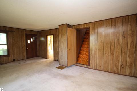 5372 E Baseline Rd, Mount Pleasant, MI 48858 photo 8