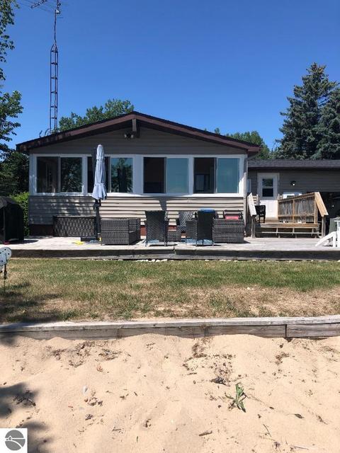 530 N Huron, Au Gres, MI 48703 photo 1