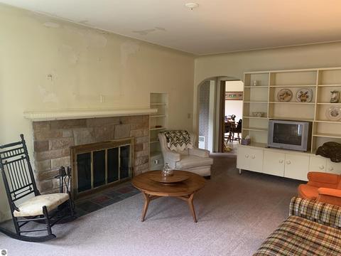 331 E Orchard Ave, Standish, MI 48658 photo 3