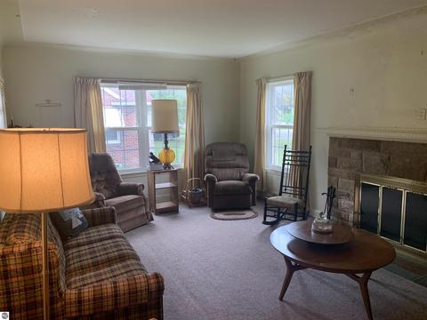 331 E Orchard Ave, Standish, MI 48658 photo 2