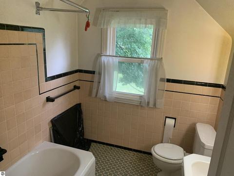 331 E Orchard Ave, Standish, MI 48658 photo 10