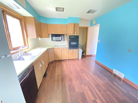 212 E Tyrell St, Saint Louis, MI 48880 photo 7