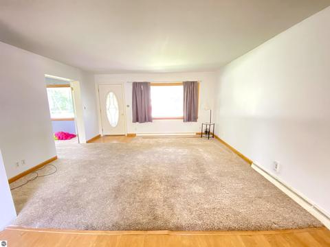 212 E Tyrell St, Saint Louis, MI 48880 photo 3