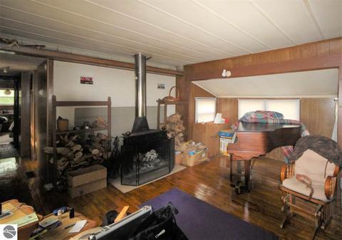 9636 2nd St, Interlochen, MI 49643 photo 3