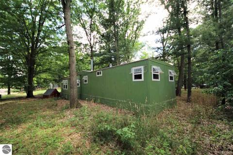 9636 2nd St, Interlochen, MI 49643 photo 11