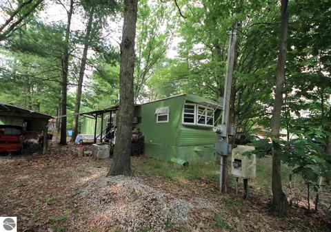 9636 2nd St, Interlochen, MI 49643 photo 8