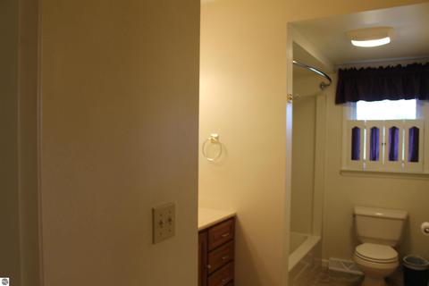 902 Riverview Dr, Alma, MI 48801 photo 13