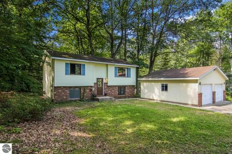 10107 Harmony Dr, Interlochen, MI 49643 photo 2