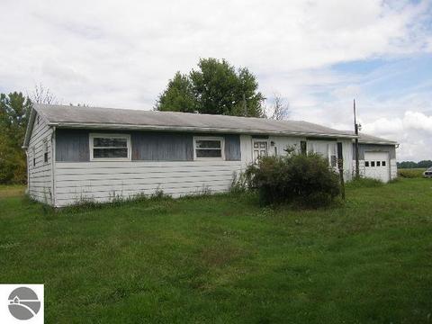 7731 E Johnson Rd, Ashley, MI 48806 photo 2