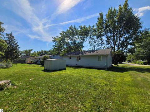 187 E Boulevard Dr, Shepherd, MI 48883 photo 5
