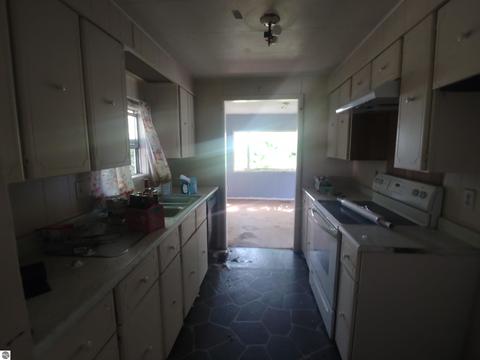 107 E Michigan Ave, Au Gres, MI 48703 photo 7