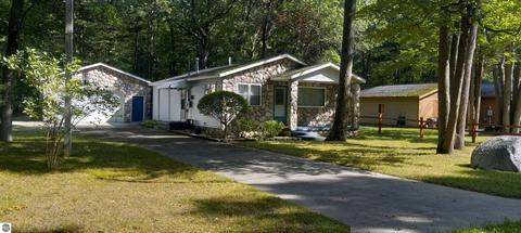 5301 E 16th St, Au Gres, MI 48703 photo 1