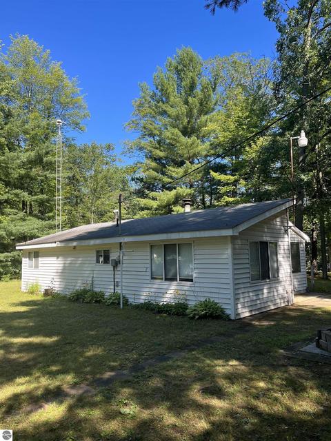 1181 Lavely Rd, Harrison, MI 48625 photo 1