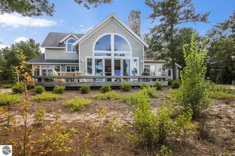 7510 W Harbor Hwy, Glen Arbor, MI 49636